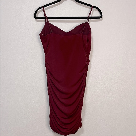 Emerald Sundae Burgundy Mini Dress Size Large PTP 17”-19” EUC - Picture 5 of 10